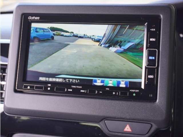◆バックカメラ◆リバースにするだけで映ります、後方の安全確認や、狭い駐車場での車庫入れ、雨の日や夜間など視界の悪い時に便利です！安全にバックする為には欠かせない装備です。