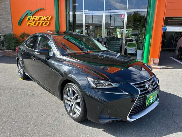 納車前には最終仕上げとして隈なく磨き上げております。