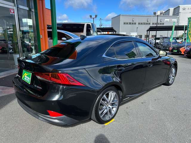 外装はもちろん、足回りも良好でございます。