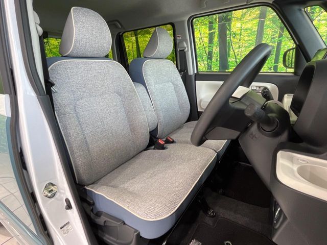 運転席シート廻りは使用感も少なく、良好な状態となっています。丁寧に使われていたことがよくわかりますね。
