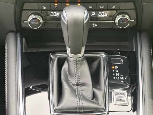 お車に合わせて無料保証以外にも、保証範囲、期間、距離を拡充させた有料保証もご用意しております！中古車の購入が初めてで不安・・・というお客様もご安心ください！