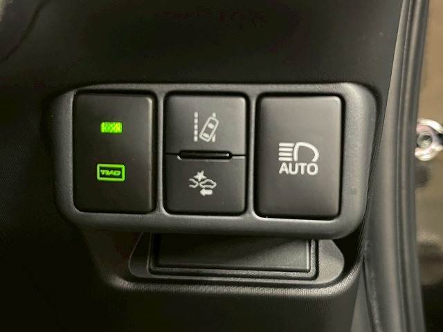 【衝突軽減ブレーキ】搭載しております。広い速度域で、警報とブレーキをアシスト！
