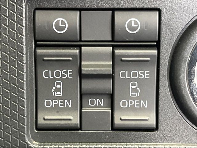 【両側パワースライドドア】スマートキーや運転席のスイッチで後席両側スライドドアの開閉が可能♪電動だから力を入れてドアを開ける必要が無く、小さなお子様でも簡単に開け閉めでき快適です♪