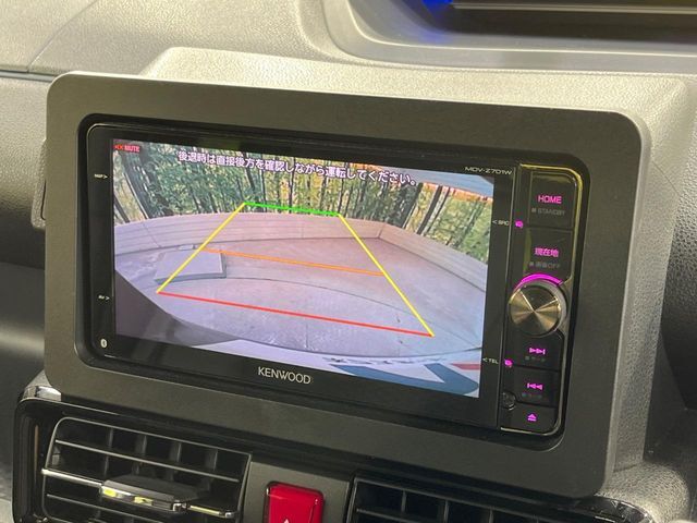 【バックカメラ】駐車時に後方がリアルタイム映像で確認できます。大型商業施設や立体駐車場での駐車時や、夜間のバック時に大活躍！運転スキルに関わらず、今や必須となった装備のひとつです！
