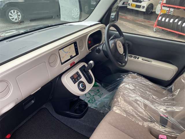 助手席側より