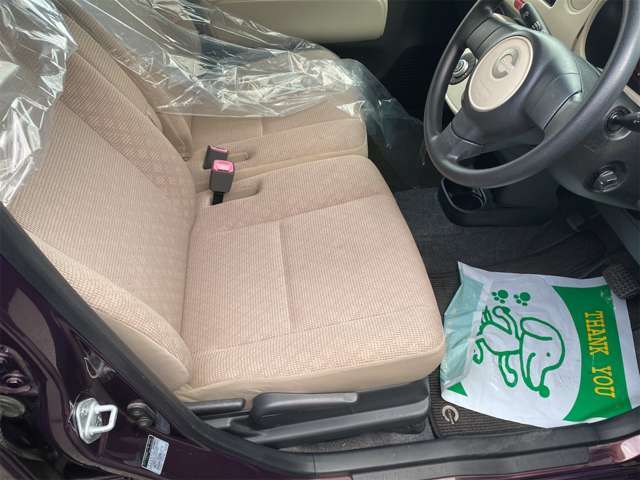 運転席側のシートです