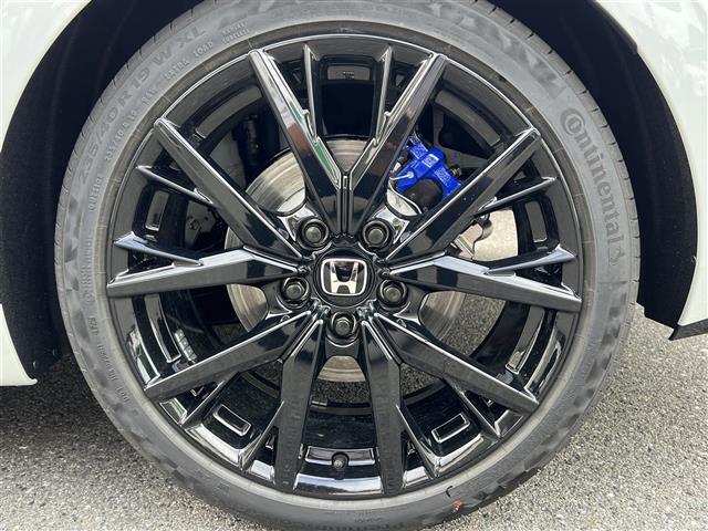 気になる車はすぐにお問い合わせください！画面右側の0066から始まる無料ダイヤルからお問い合わせ下さい！専門スタッフがお車のご質問にお答えいたします！