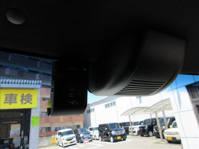ヒヤッとした時も安心の追突被害軽減ブレーキ＆ドライブレコーダー装備しております(^^♪