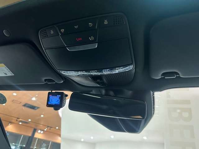 LIBERALAでは多種多様の車種をご用意させていただいております。お客様がご納得いくまで、そのお車の持つ特性を五感すべてで感じ取っていただける場をご提供します。