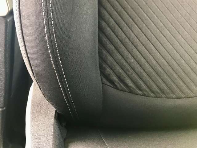運転席シート背もたれ外側のコンディション
