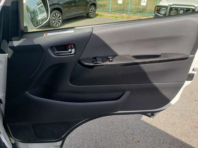 営業時間は10：00～18：30となっております。お気軽にご連絡下さい！（水曜日は定休日です）