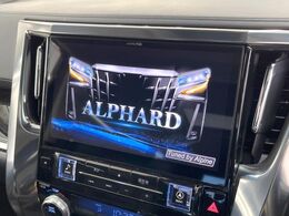 【BIG-X11インチナビ】人気の大画面BIG-Xナビを装備。専用設計で車内の雰囲気にマッチ！ナビ利用時のマップ表示は見やすく、テレビやDVDは臨場感がアップ！いつものドライブがグッと楽しくなります♪