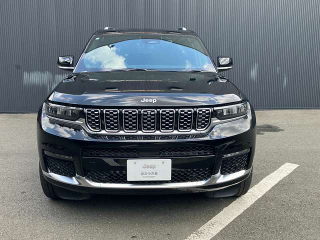 自動車保険について。正規ディーラーだけの特別なブランド保険に加入いただけます。基本補償に加え5つの項目をカバーする「プレミアムプラス」と、長期契約による安定した保険料で、さらなる安心と満足を提供します