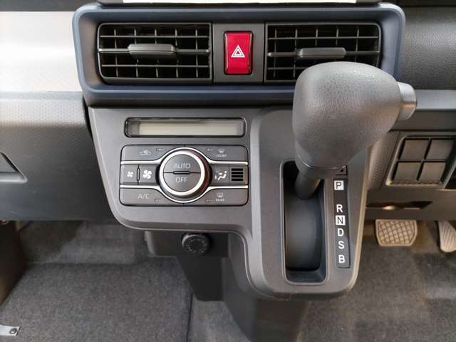 現在、続々と展示車両が入庫しておりますが、未入庫の納車待ち人気車やインターネット未掲載の車両もございます。掲載車両以外の車をお探しのお客様も、気軽に在庫のお問い合わせをください。