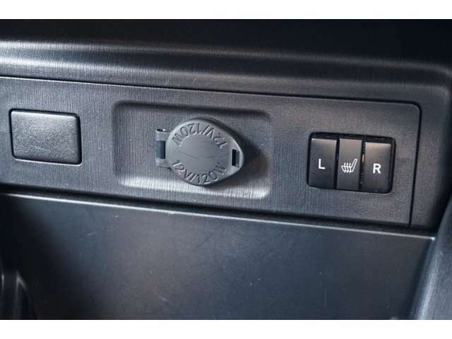 SチューンブラックIIには快適温熱シート（運転席・助手席にシートヒーター）が装備されております（＾＾）/