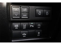 両側電動スライドドアなので乗り降りラクラク♪