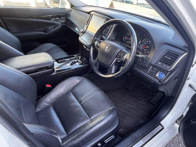 内装はルームクリーニング（室内清掃）後の納車となります♪♪　外装ももちろん磨き後の納車となります！！　プロスタッフがまごころ込めて仕上げます！！