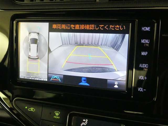 パノラミックビューモニター付きです。車両を上から見たような映像をディスプレイオーディオ画面に表示。運転席からの目視だけでは見にくい、車両周辺の状況をリアルタイムでしっかり確認できます。