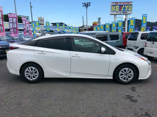 当社で整備の車両には、4ヶ月の消耗品も含む無料保証とにてオプション最長5年走行無制限の延長保証をオプションにてご用意☆遠方のお客様はお近くのディーラーにて保証修理をお受けできます♪*現状販売は除く