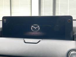 【BOSEサウンドシステム付き12.3インチマツダコネクト】車内の雰囲気にマッチした大型ディスプレイ。スマホ接続でのナビ使用やBluetooth再生等、様々な機能が楽しめます。