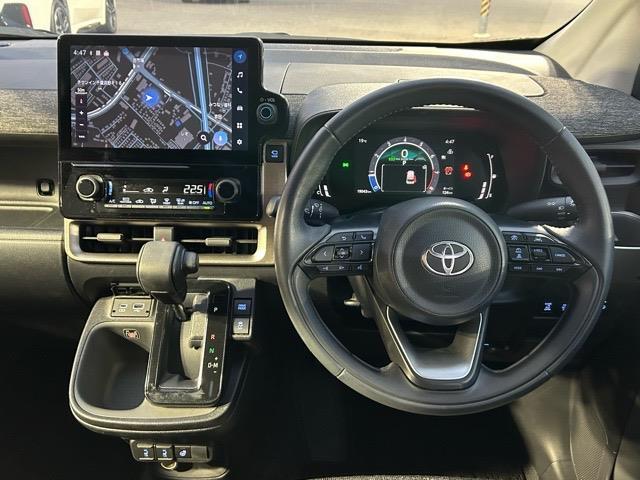 【ハンドル】軽い力で扱いやすいハンドルです。手元のスイッチでナビの操作も可能です！！