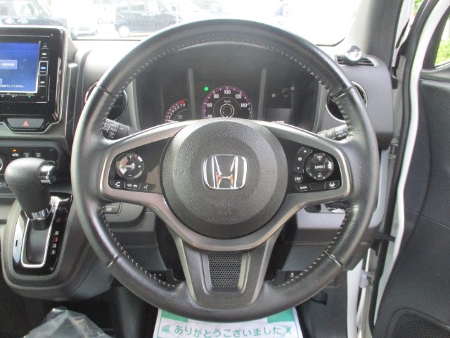 握りやすい大きなハンドルで運転しやすいです♪