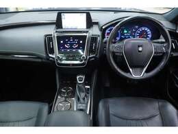 クラウンならではな高級感のある内装となっております！