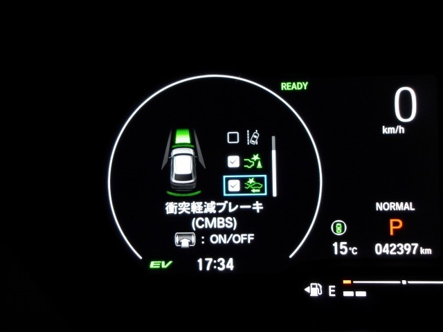 ホンダが推し進める総合先進安全装備のセンシング搭載！　衝突や斜線はみだしなどの危険が予測される時、センサーが警告。ヒューマンエラーを高度先進技術が補完してくれます。