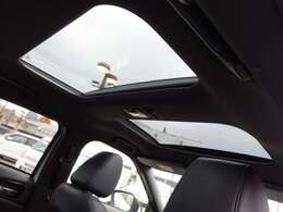 パノラマサンルーフ付