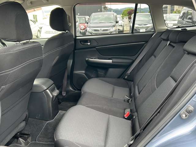 【セカンドシート】2列目も広々お乗りいただけます♪店舗にて現車の確認もいただけますので、お電話で在庫のご確認の上是非ご来店くださいませ！！！ワクワクするクルマ選びをご提案します！