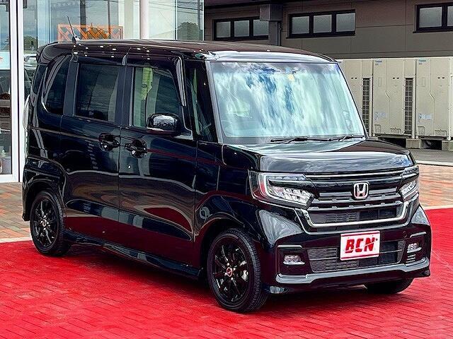 サービス工場完備でアフターも安心♪　資格を持った優秀なメカニックがまごころ込めて整備致します！！安心してカーライフをお楽しみ下さい♪　車検も安い！！安心♪のBCN高崎店にお任せ下さい！！