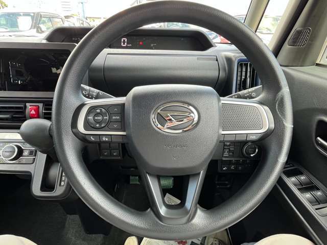 ご覧頂きありがとうございます！お車の詳細に付きましてはお気軽にお問い合わせください！！