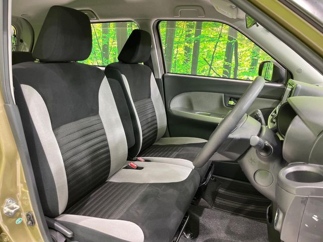 運転席シート廻りは使用感も少なく、良好な状態となっています。丁寧に使われていたことがよくわかりますね。