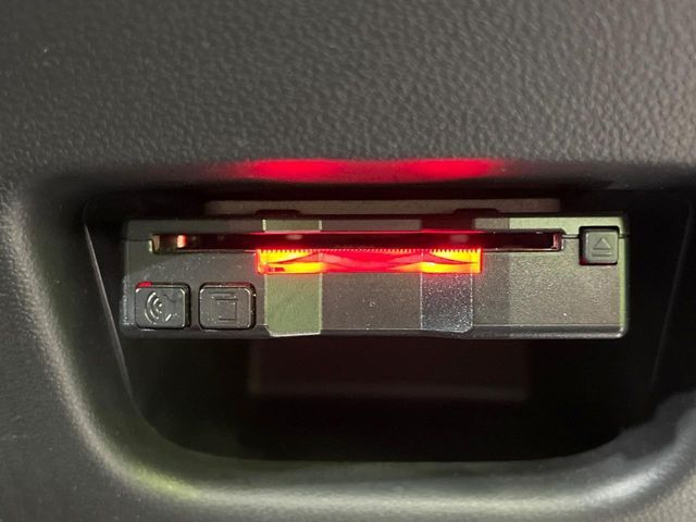 【ETC】高速道路の料金所をストレスなく通過！話題のスポットやサービスエリアに多い「スマートIC」利用時は必須のアイテムです。当店でセットアップを実施、ご納車当日からすぐにご利用いただけます！