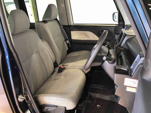 運転席の座面高さを調整できるシートリフターが付いています。フロントシートはベンチシートを採用で、座面も広く使い勝手もいいですよ♪