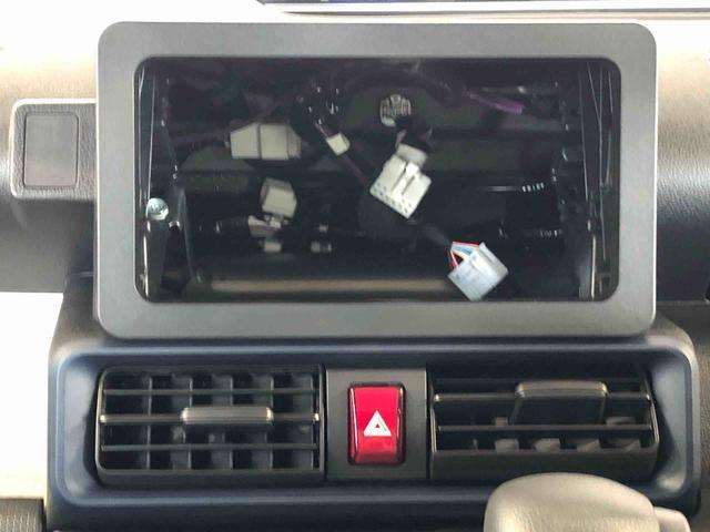 当車両はオーディオレスです。多彩なナビゲーション・オーディオをご用意しております。詳しくは当店スタッフにお問い合わせください。