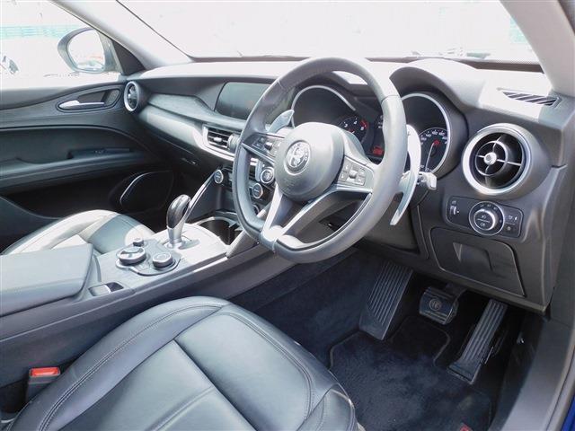 ACC・黒革シート・ディスプレイオーディオ・CarPlay・バックカメラ・ETC・Bluetooth・パワーバックドア・HIDライト・純正18インチAW・コーナーセンサー・シートヒーター・BSM