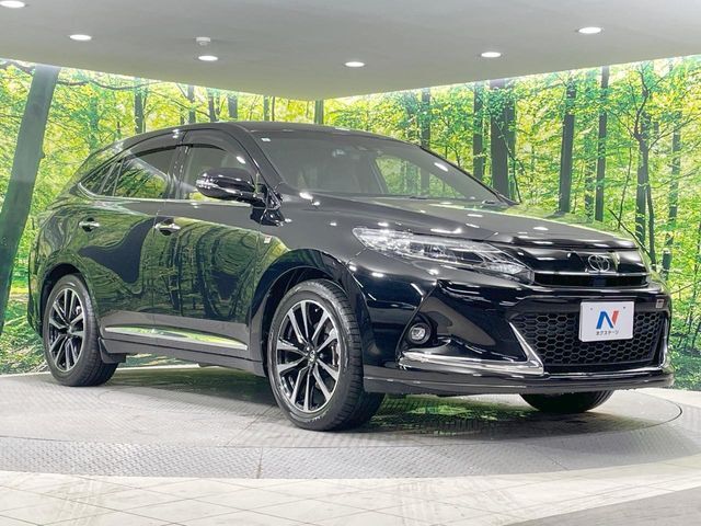 大好評のボディコーティング「弾スプラッシュコート」もご納車までに施工可能。通常のガラスコートと異なる、耐久年数6年の無機質ガラスコーティングが、ボディをキレイな状態に保ってくれます。