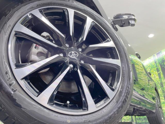 【純正19インチアルミホイール】外観にマッチした純正アルミホイールを装着しております。各種社外アルミホイールや、スタッドレスタイヤも取扱いしております。是非ご相談ください♪