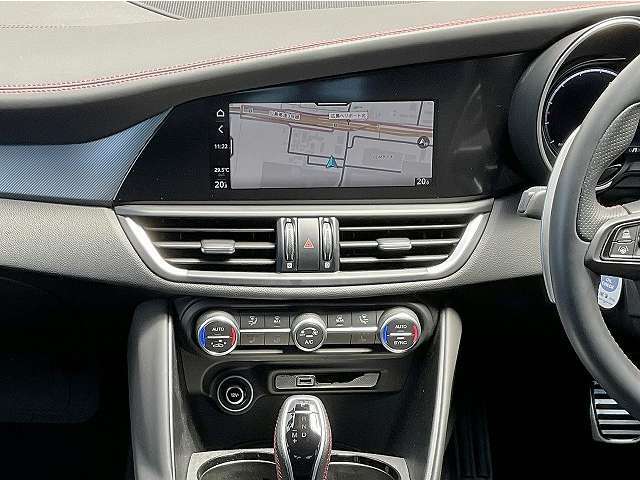 ■純正SDナビ/バックモニター/USB/Bluetooth/アップルカープレイ/アンドロイドオート/ハーマンカードンプレミアムオーディオシステム/前席左右独立調整機能付きオートエアコン！