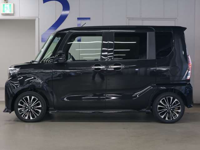 自社陸運局指定工場完備！国家資格車検検査員資格を持った整備士による整備。走行に関係のない所も不具合箇所があれば修理してお渡しいたします。