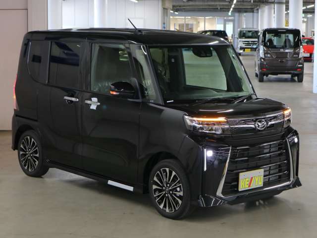 業者によるルームクリーニング実施☆室内の細かい所からエンジンルームまでキレイになった状態でお渡し致します♪