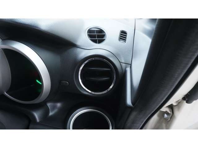 屋内キッズスペース、授乳室、お外で遊べる遊具も完備！お子さまと一緒にお過ごしいただけます♪