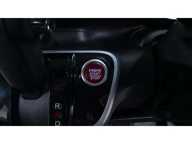 当店は大手保険会社の代理店！専任スタッフが常駐しておりますのでご相談はどうぞお気軽に♪