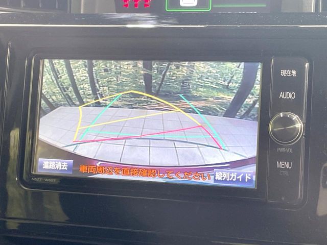 【バックカメラ】駐車時に後方がリアルタイム映像で確認できます。大型商業施設や立体駐車場での駐車時や、夜間のバック時に大活躍！運転スキルに関わらず、今や必須となった装備のひとつです！
