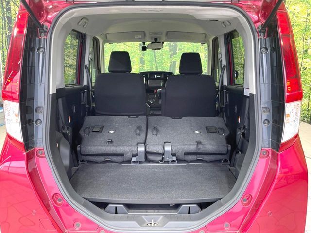 普段のお買い物や通勤、送迎等に十分な荷室スペースを確保しております。セカンドシートを倒すと、大きな荷物の積載も可能です♪