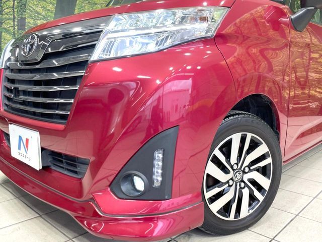 【LEDヘッドライト】悪天候や夜間走行時も良好な視界を確保し安心して運転できる高輝度LEDヘッドライトを装備！点灯速度が早く、消費電力も抑えられています。