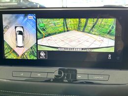 【アラウンドビューモニター】専用のカメラにより、上から見下ろしたような視点で360度クルマの周囲を確認することができます☆死角部分も確認しやすく、狭い場所での切り返しや駐車もスムーズに行えます。