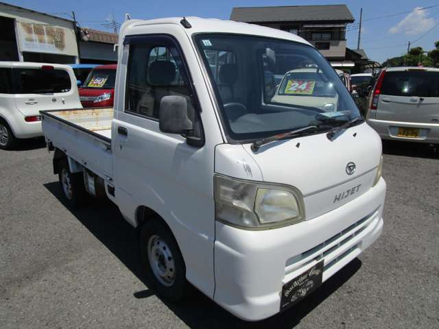 ご契約に際しお客様による現車確認をお願いしております。何とぞご来店いただけますようお願いいたします。28年度自動車税は法定費用諸費用に含みます。全車オイル交換後納車。少ない利益でお車をご提供しております