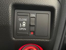 【パワースライドドア】スマートキーや運転席のスイッチで後席スライドドアの開閉が可能♪電動だから力を入れてドアを開ける必要が無く、小さなお子様でも簡単に開け閉めでき快適です♪